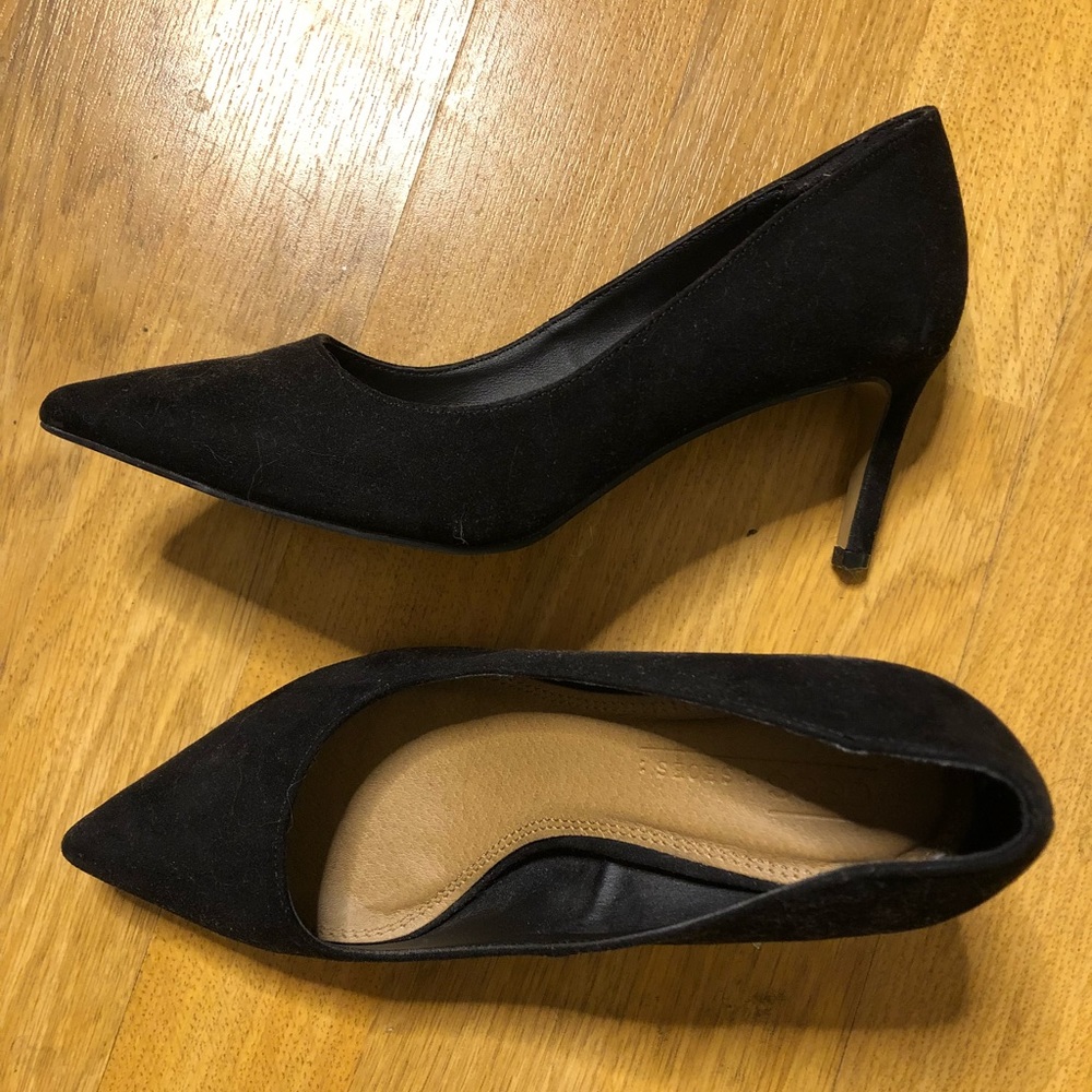 Black stiletto kitten heels